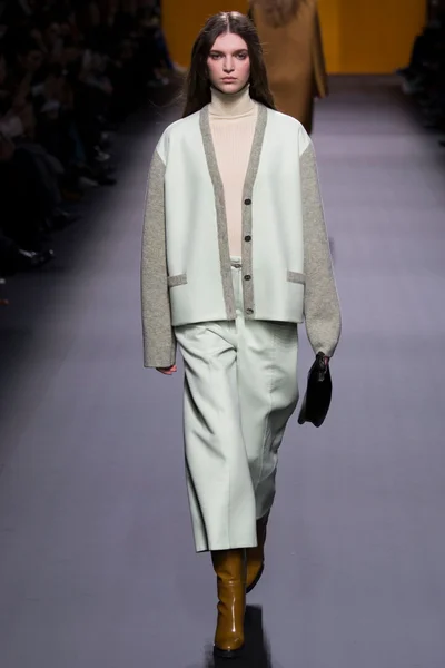Look 7